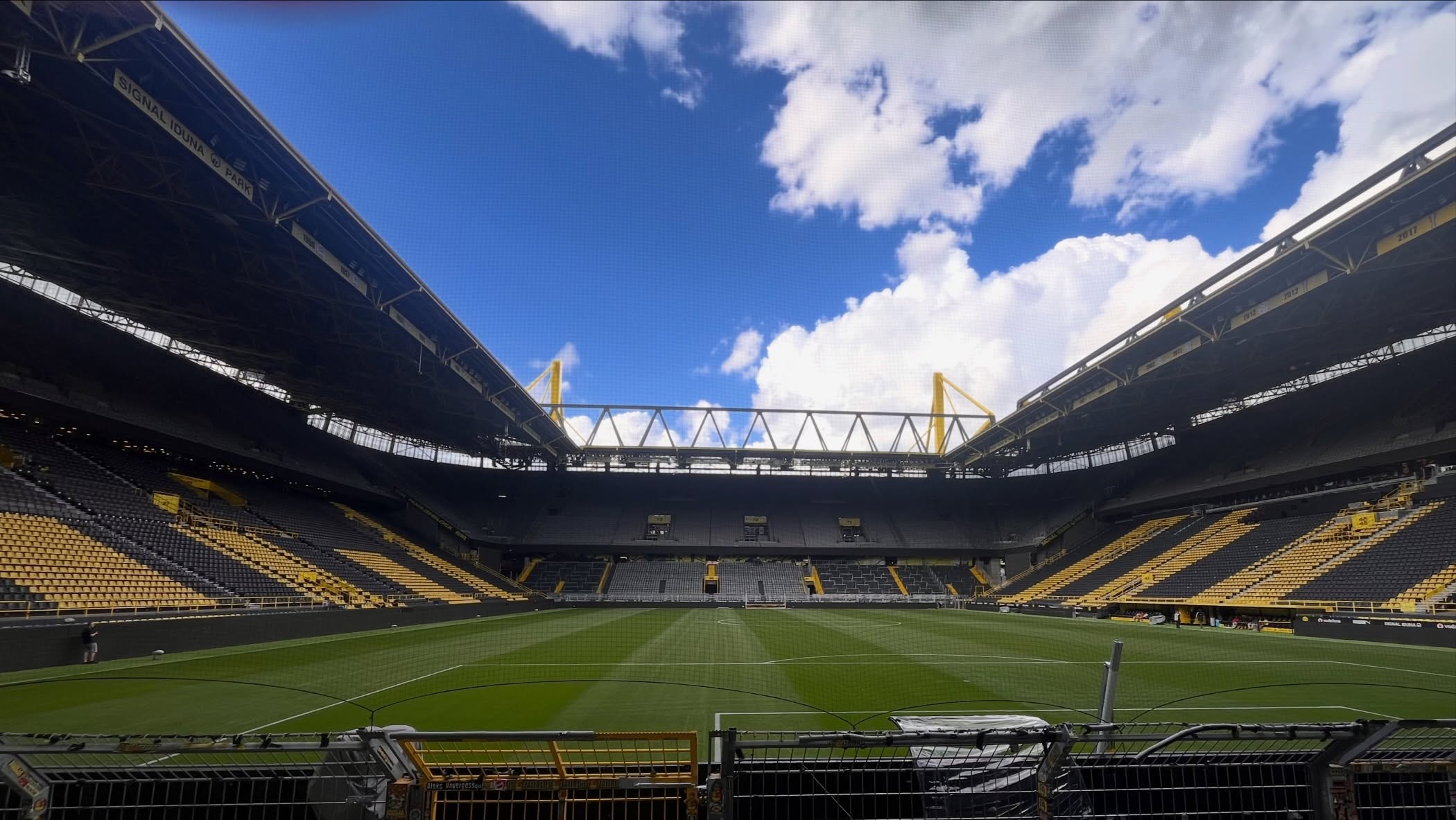 Молодіжний воркшоп та тур стадіоном Signal Iduna Park